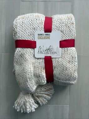 Barnes & Noble Cream Speckled Knit Throw with Tassels